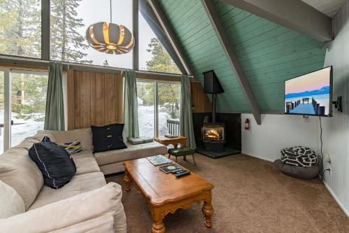 Arrowhead Escape, South Lake Tahoe (photo 8)
