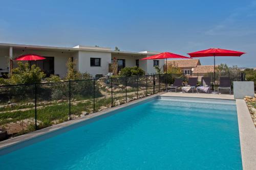 Tramontana quiet place 7 min from beach swimming pool bbq