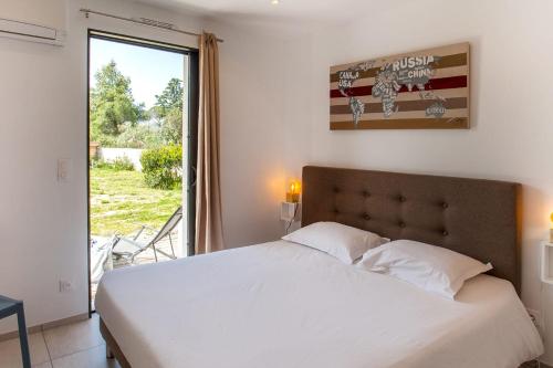 Tramontana quiet place 7 min from beach swimming pool bbq