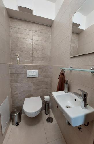 Bathroom, Arsenal House Budapest 1041 in 04. Újpest
