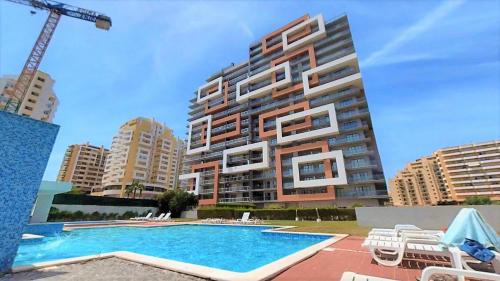  Apartamentos Turisticos Rocha Tower 3, Ferienwohnung in Portimão