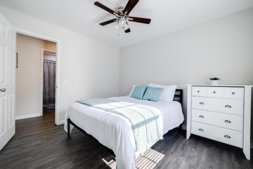 Trailside Townhouse - Close to Downtown & Bike Trails thumb 2