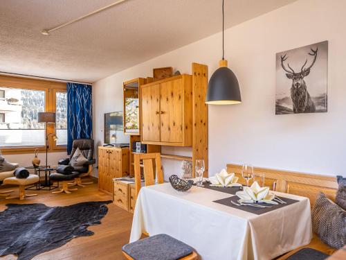  Apartment Chesa Corvatsch 211 - Champfer by Interhome in Champfer