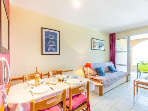 Apartment Le Village - E1 214 by Interhome in Saint-Raphael