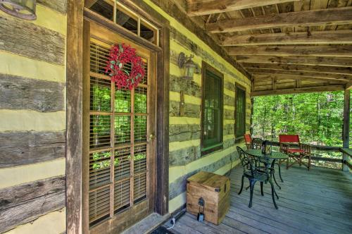 Lovely Wooded Cabin with Numerous Trails On-Site! in Earlysville, USA