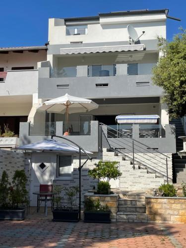  Apartments Bakula in Mandre