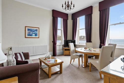 1 double bed, 2 sofa beds