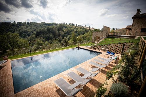 Swimming pool, Casale Ermelinda in Castelraimondo