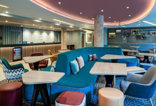Bar/lounge, Hampton by Hilton Bath City in Bath