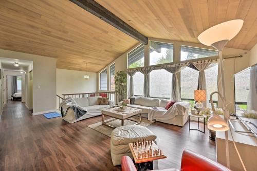Modern-Style Home about 13 Miles to Dtwn Seattle! - image 7