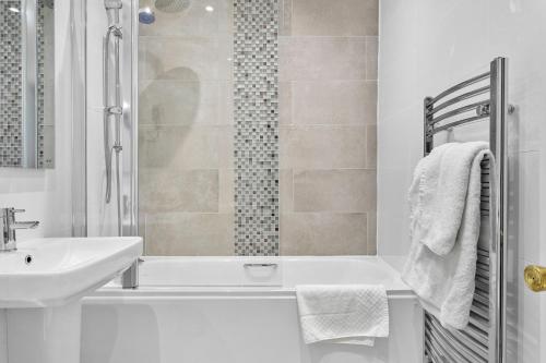 Abbey Sands Hotel - image 13