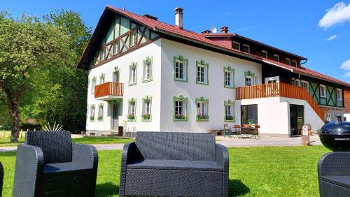  De Nussi´s chalet 2, Pension in Bach