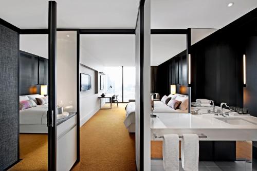 Crown Metropol Melbourne – Melbourne, GA