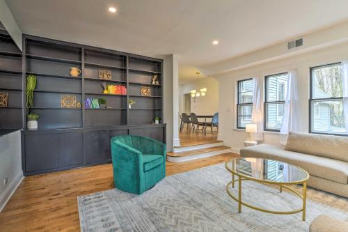Oak Park Home with Fire Pit - 5 Mi to Garfield Park! in Oak Park