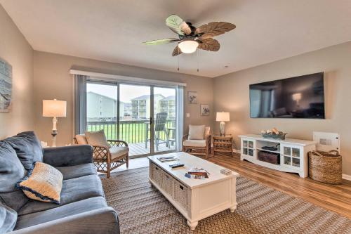 Surf City Condo with Ocean View about 1 Mi to Dwtn! - Apartment - Surf City