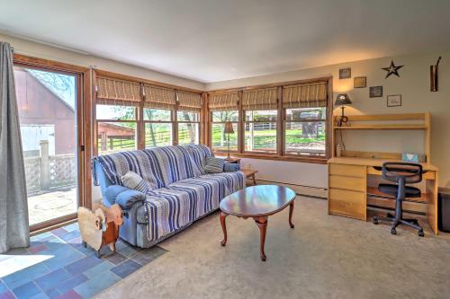 Lovely Mifflinburg Farmhouse - Multiple Decks in Mifflinburg, USA