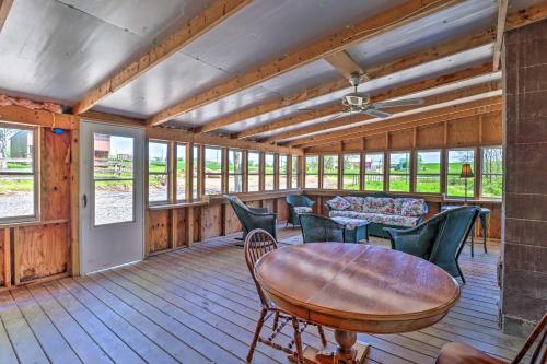 Lovely Mifflinburg Farmhouse - Multiple Decks in Mifflinburg, USA