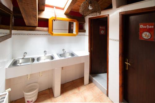 douche, La Pata de Oca Hostal Rural y Albergue in Torres Del Rio