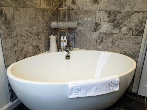 Lake View Country House - image 2