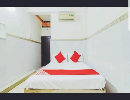 Metro Lodge near Taj Falaknuma Palace