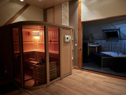 Traumscheune mit Pool, Kamin und privatem Spa in Linnich