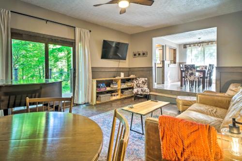 Gatlinburg Cabin with Indoor Hot Tub and Game Room! in Gatlinburg, USA