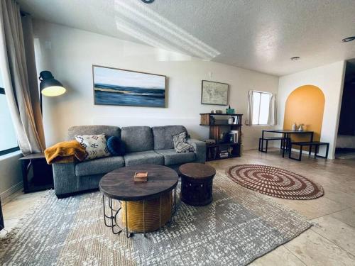 Pet Friendly! Private retreat in Nob Hill in Albuquerque, USA