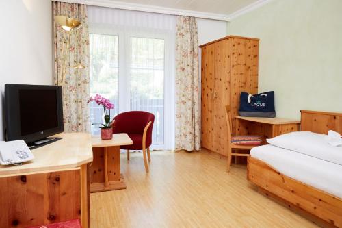 1 twin bed