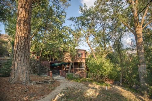 B&B Kernville - Quiet Mind Lodge, Spa & Retreat Sequoias - Bed and Breakfast Kernville