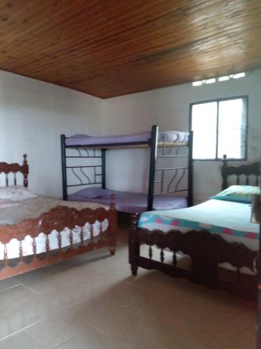 2 twin beds, 2 sofa beds