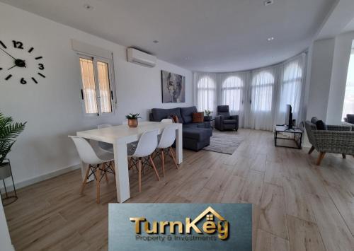 4 Bedroom Modern Villa Private Pool Villamartin gîte à louer Campoamor R-5