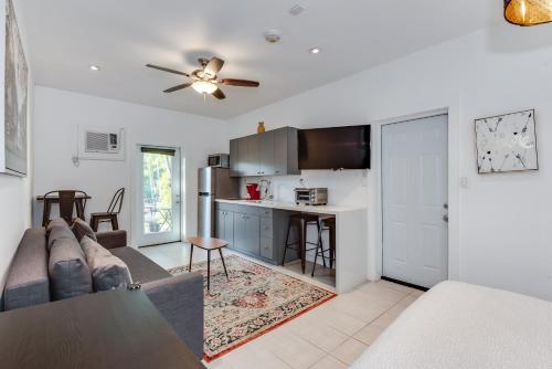 Modern Riverview Apartments in Fort Lauderdale, USA