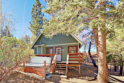 Quiet Cabin in Big Bear Lake, USA