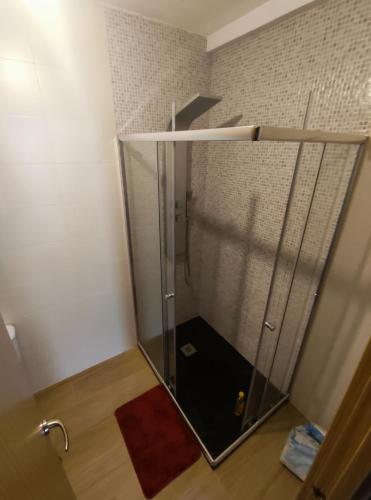  Piso tres habitaciones, dos baños. in Monterroso