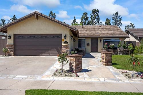 Exterior view, Sweety Villa in California with BBQ in garden in Fountain Valley (CA)