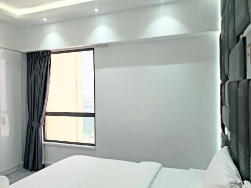 Modern Panoramic Sea View 3BR Apartment on JBR Walk - image 10