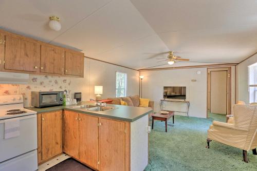 Florida Getaway, 14 Mi to Royal Springs! in Live Oak (Florida)