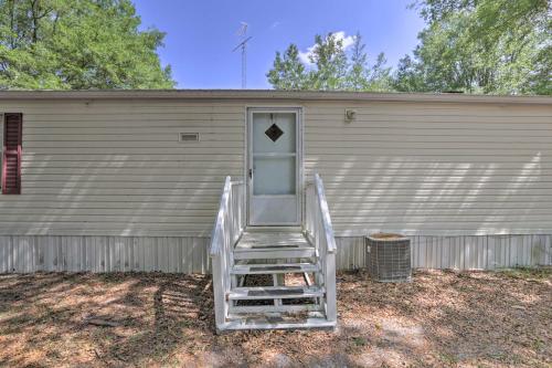 Florida Getaway, 14 Mi to Royal Springs! in Live Oak (Florida)