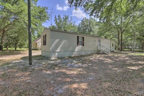 Florida Getaway, 14 Mi to Royal Springs! in Live Oak (Florida)