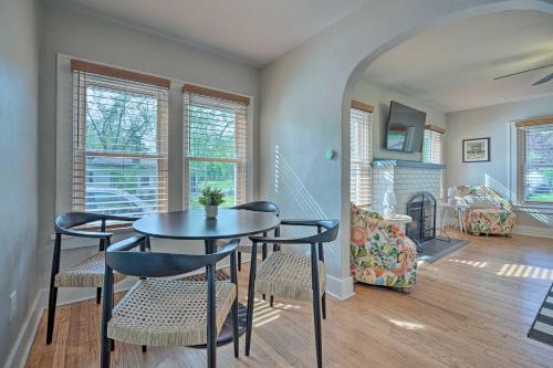 Benton Harbor Gracie Cottage with Hot Tub and Yard! in Benton Harbor, USA