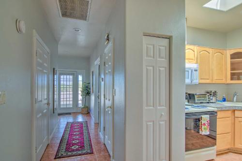 Single-Story Eloy Apartment w/ Patio Space! in เอลอย (แอริโซนา)