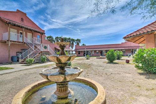 Single-Story Eloy Apartment w/ Patio Space! in เอลอย (แอริโซนา)