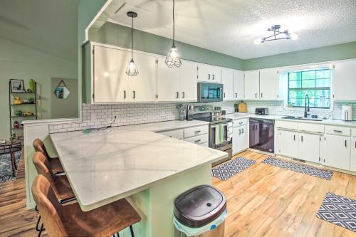 Hot Springs Home with Deck and Resort Amenities! in Hot Springs, USA