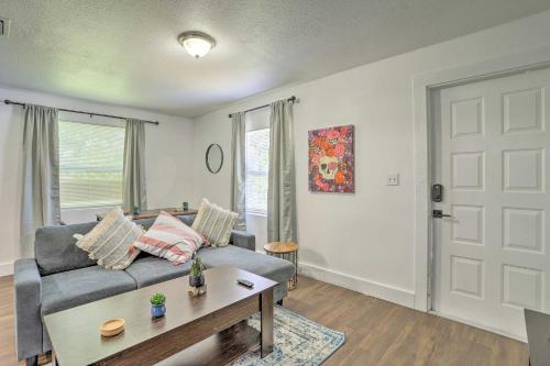 Beautiful Miami Getaway Less Than 6 Mi to Downtown! Beautiful Miami Getaway Less Than 6 Mi to Downtown!