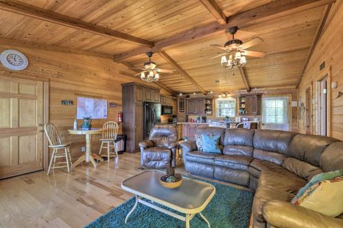 House with Dock and Slide Situated on Lake Sinclair! in Madison (GA)