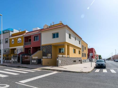 Amazing holiday home in Cruce de Arinaga with terrace gîte à louer Playa de Vargas