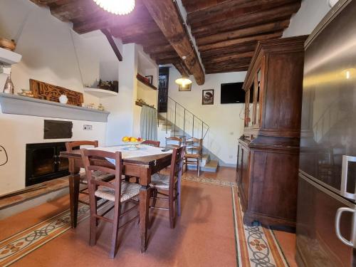 Holiday home in Orbicciano-Camaiore-LU with private pool gîte à louer Lucques