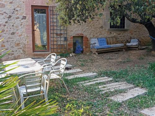 Rustic holiday home in Girona with private garden