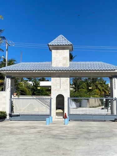 Two-Bedroom Apartment room in Cozy 2 bdr condo with pool area and free WIFI
