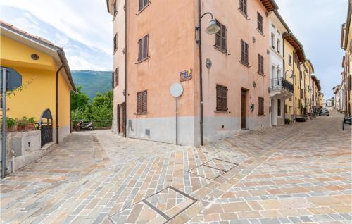 Beautiful home in Fabriano with 5 Bedrooms and WiFi